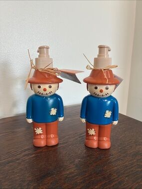 NWT- Set of 2- Caramel Pumpkin Scented Scarecrow Hand Soap Dispensers 6oz